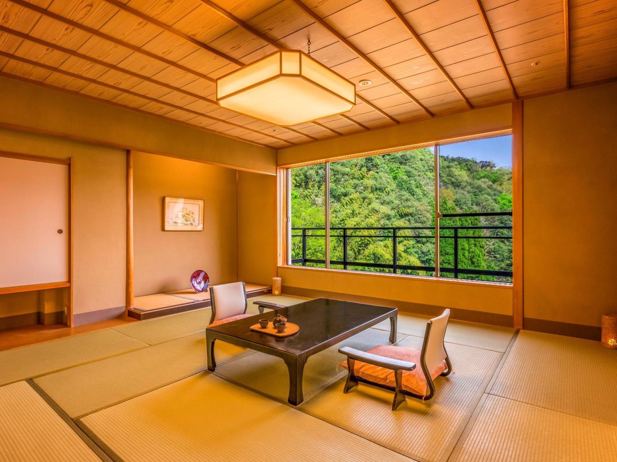 Ooedo Onsen Monogatari Premium Saiki Bekkan Misasa Exterior foto